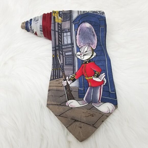 Looney Tunes Changing Of The Guard Mens Silk Tie - Picture 1 of 7